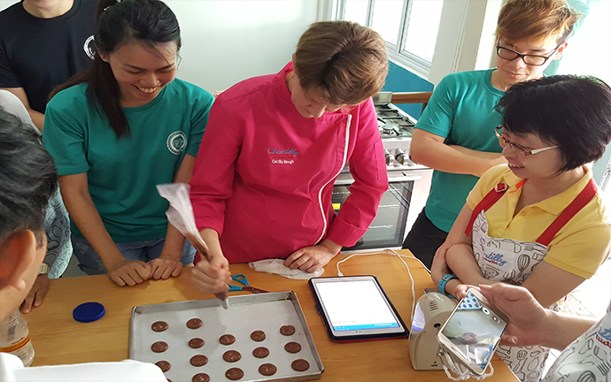 baking course for deafs