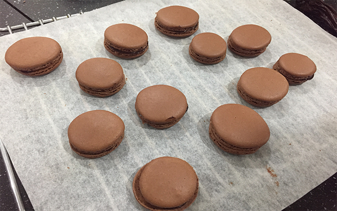 baked chocolate macarons