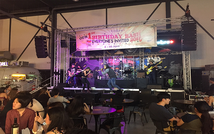lively music performances at timbre plus