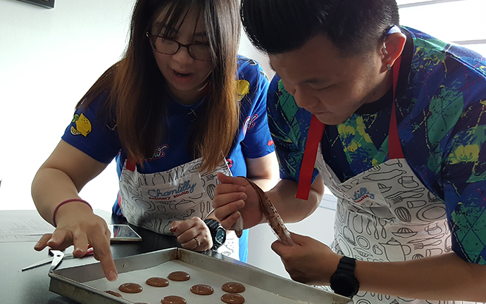 piping chocolate granche